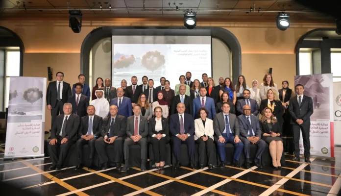 Dans un contexte marqué par près de 130 conflits armés à travers le monde, laissant derrière eux d’immenses souffrances humaines et un recul croissant du respect des règles de la guerre, des représentants et experts des pays arabes et africains se sont réunis au Caire les 20 et 21 mai afin de faire face à ces tendances alarmantes et d’examiner les moyens de renforcer le respect du droit dans le cadre de l’Initiative mondiale pour le renouvellement de l’engagement politique en faveur du droit international humanitaire.
